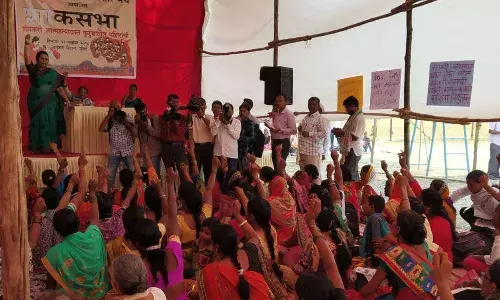 जमीन और घर से बेदखल किसानों की विधवाएं मांग रही हैं अपना हक और सरकार का सहयोग जमीन और घर से बेदखल किसानों की विधवाएं मांग रही हैं अपना हक और सरकार का सहयोग