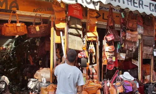गाय से संबंधित हिंसा बढ़ने से भारत से चमड़ा निर्यात में गिरावट गाय से संबंधित हिंसा बढ़ने से भारत से चमड़ा निर्यात में गिरावट