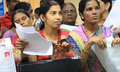 बैंक खातों की रिकॉर्ड संख्या, फिर भी वित्तीय समावेशन कम