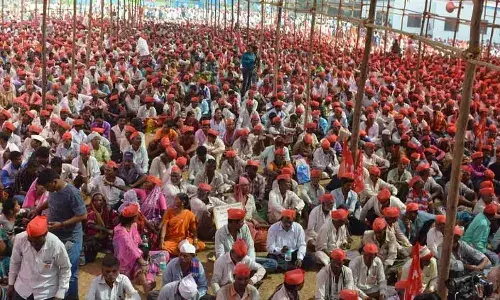 देश में सरकार वन अधिकारों का कर रही है उल्लंघन