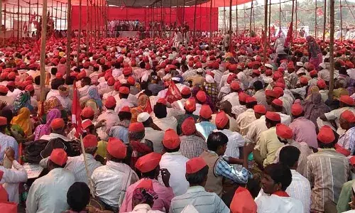 महाराष्ट्र सरकार ने किसानों की सभी प्रमुख मांगों को किया स्वीकार महाराष्ट्र सरकार ने किसानों की सभी प्रमुख मांगों को किया स्वीकार