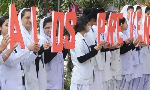 भारतीय किशोर यौन क्रांति के लिए नहीं हैं तैयार