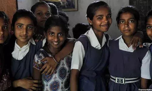 विशेषज्ञों की चौथी-उच्चतम कमी के साथ, गुजरात ने नियुक्त किया बाल डॉक्टर