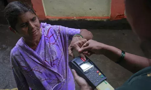 64 फीसदी भारतीय करते हैं बैंक का इस्तेमाल, आंकड़े बांग्लादेश, नाइजीरिया, पाकिस्तान से ज्यादा 64 फीसदी भारतीय करते हैं बैंक का इस्तेमाल, आंकड़े बांग्लादेश, नाइजीरिया, पाकिस्तान से ज्यादा