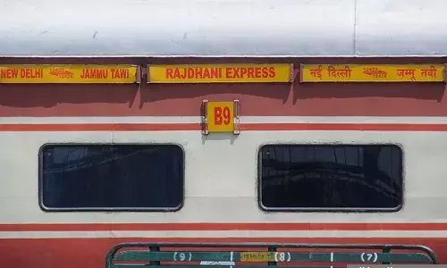 27 दिनों में 9 रेल दुर्घटनाएं,बुलेट ट्रेन के लिए कितने तैयार हैं हम ? 27 दिनों में 9 रेल दुर्घटनाएं,बुलेट ट्रेन के लिए कितने तैयार हैं हम ?