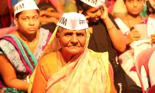 बढ़ती उम्र में भारतीय चाहते हैं सरकार से सर्वभौमिक पेंशन बढ़ती उम्र में भारतीय चाहते हैं सरकार से सर्वभौमिक पेंशन