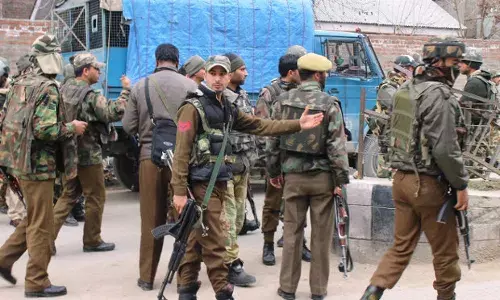 पिछले 3 सालों में जम्मू-कश्मीर में आंतकवादी हिंसा में ज्यादा जानें गईं, उत्तर-पूर्व की मिली-जुली तस्वीर