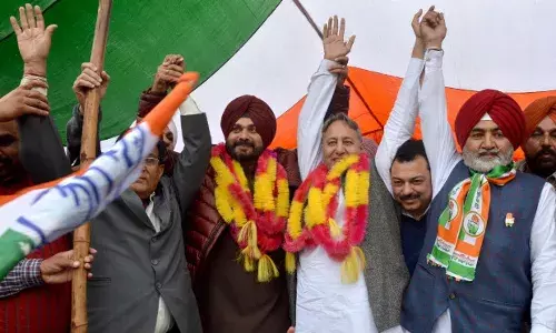 भारत के 24 प्रतिशत सांसद / विधायक कहते हैं, उनकी आय इतनी नहीं कि वे दें टैक्स