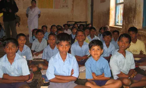 कैसे पढ़ेगा इंडिया, कैसे बढ़ेगा इंडिया – देश भर के सरकारी स्कूलों में 10 लाख शिक्षकों की कमी