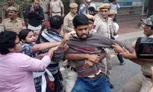 भारत में होने वाले विरोध प्रदर्शनों में साक्षर राज्य ज्यादा सक्रिय