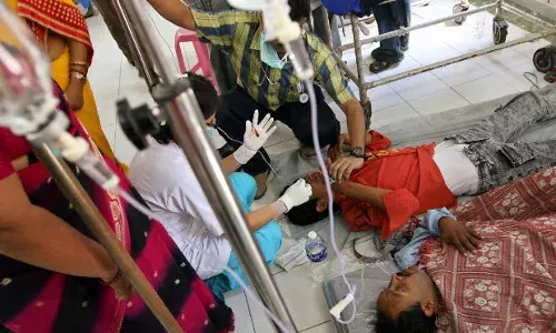 दिल्ली में डेंगू का आतंक, मौत के आंकड़ों पर भ्रम दिल्ली में डेंगू का आतंक, मौत के आंकड़ों पर भ्रम