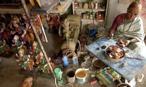 उच्च महिला साक्षरता दर के साथ-साथ तमिलनाडु  और केरल में हैं सबसे अधिक महिला उद्यमी उच्च महिला साक्षरता दर के साथ-साथ तमिलनाडु  और केरल में हैं सबसे अधिक महिला उद्यमी