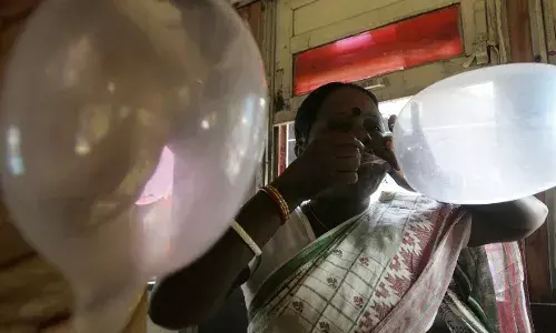 बेहतर जागरुकता, सेवा के बावजूद कुछ ही भारतीय करते हैं गर्भनिरोधक इस्तेमाल