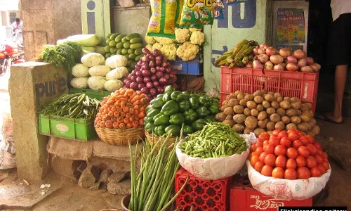 3 महीने में टमाटर की कीमतों में 48%, आलू में 25%  वृद्धि 3 महीने में टमाटर की कीमतों में 48%, आलू में 25%  वृद्धि