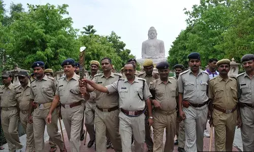 भारत में 500,000 पुलिसकर्मियों की कमी। क्या संख्या रखती है मायने? भारत में 500,000 पुलिसकर्मियों की कमी। क्या संख्या रखती है मायने?