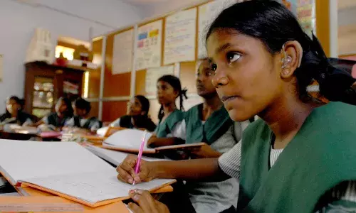 लड़कियों को दिए जाने वाले सरकारी प्रोत्साहन कुछ हद तक हो रहा लाभ लड़कियों को दिए जाने वाले सरकारी प्रोत्साहन कुछ हद तक हो रहा लाभ