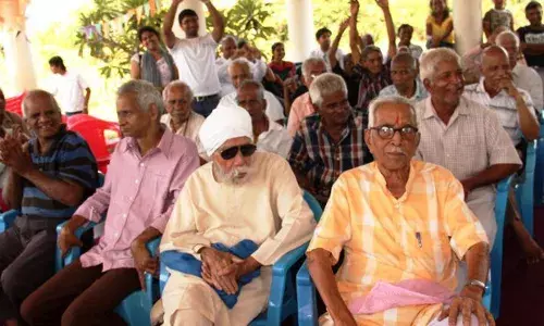 32% बुज़ुर्ग भारतीयों के नाम का 71% सरकारी धन खर्च 32% बुज़ुर्ग भारतीयों के नाम का 71% सरकारी धन खर्च