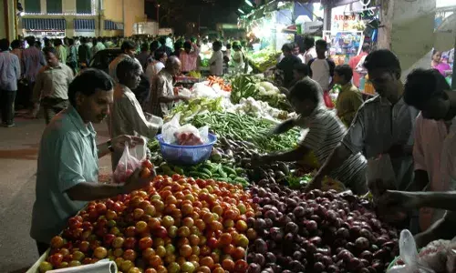 सामान्य भारतीय रोज़ाना करता है $1.8 खर्च; चीन में होता है $7 खर्च सामान्य भारतीय रोज़ाना करता है $1.8 खर्च; चीन में होता है $7 खर्च