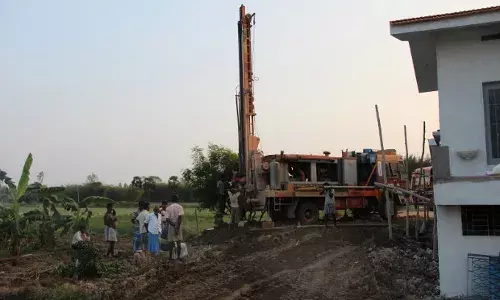 गिरता भूजल स्तर, बढ़ता संदूषण, जल संकट में वृद्धि