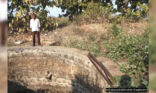 सूखे की मार झेलता महाराष्ट्र, जल योजना का संघर्ष जारी सूखे की मार झेलता महाराष्ट्र, जल योजना का संघर्ष जारी