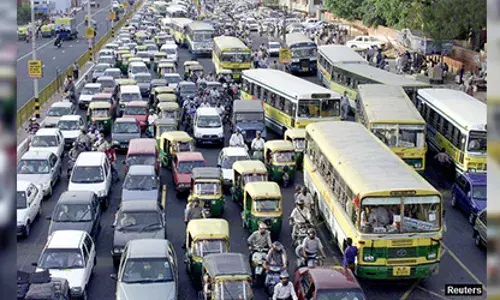 दिल्ली में बसों के कम इस्तेमाल से मास ट्रांजिट असफलताओं की ओर इशारा दिल्ली में बसों के कम इस्तेमाल से मास ट्रांजिट असफलताओं की ओर इशारा