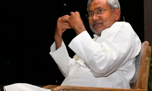 बिहार में बदलता सियासी रंग बिहार में बदलता सियासी रंग