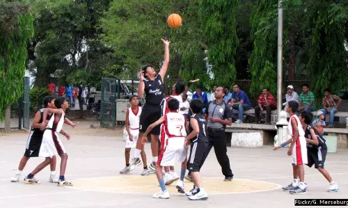 भोजन संबंधी आदतों में बदलाव – बढ़ रहा है बच्चों का कद भोजन संबंधी आदतों में बदलाव – बढ़ रहा है बच्चों का कद