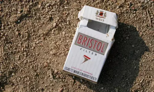 टैक्स वृद्धि का प्रभाव क्यों नहीं होता धूम्रपान पर