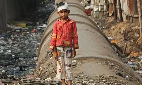 देश का भविष्य सड़कों पर – I