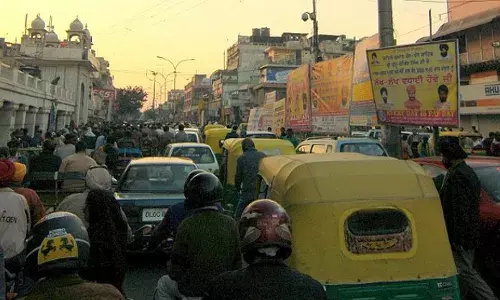 400 मिलियन बढ़ते कदम-गांव से शहर की ओर 400 मिलियन बढ़ते कदम-गांव से शहर की ओर