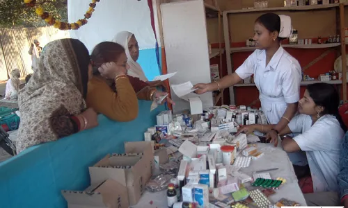 स्वास्थ्य संकट में पैसे की ज़रूरत -लेकिन इतना ही पर्याप्त नहीं स्वास्थ्य संकट में पैसे की ज़रूरत -लेकिन इतना ही पर्याप्त नहीं