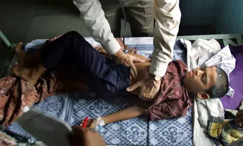 100% गलत : ग्रामीण मेडिकल स्टाफ ने डायरिया को भी जानलेवा बना दिया 100% गलत : ग्रामीण मेडिकल स्टाफ ने डायरिया को भी जानलेवा बना दिया