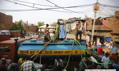 झुग्गी बस्तियों, श्रमिकों के हाथ में दिल्ली की जीत की कूंजी झुग्गी बस्तियों, श्रमिकों के हाथ में दिल्ली की जीत की कूंजी