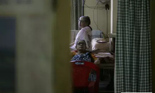 प्राइवेट सेक्टिर से रिटायर हुए 10 में से 9 लोगों के पास न पेंशन है, न हेल्थक इंश्योोरेंस प्राइवेट सेक्टिर से रिटायर हुए 10 में से 9 लोगों के पास न पेंशन है, न हेल्थक इंश्योोरेंस