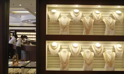 भारतीयों  का सोने के प्रति आकर्षण -और सरकार की चिंता भारतीयों  का सोने के प्रति आकर्षण -और सरकार की चिंता